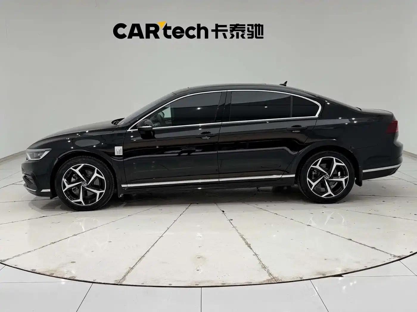 2025 Volkswagen Magotan Facelift II - Popular Edition 330TSI DSG Luxury — миниатюра 6