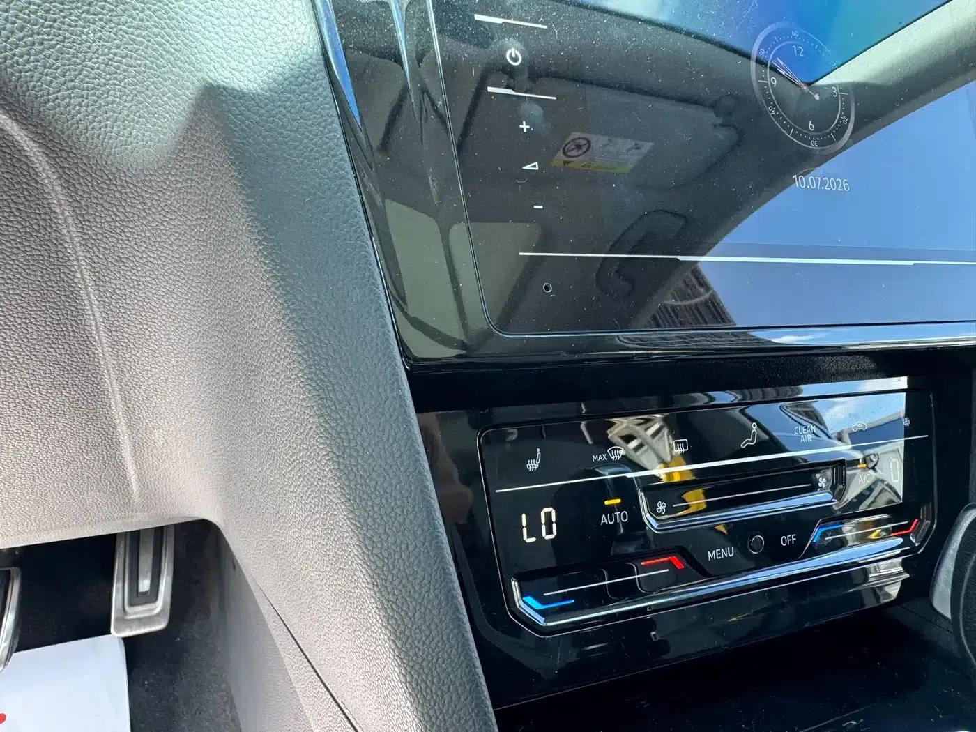 Volkswagen Magotan 2023 2 Millionth Unit Commemorative Edition 330TSI DSG Luxury — миниатюра 15