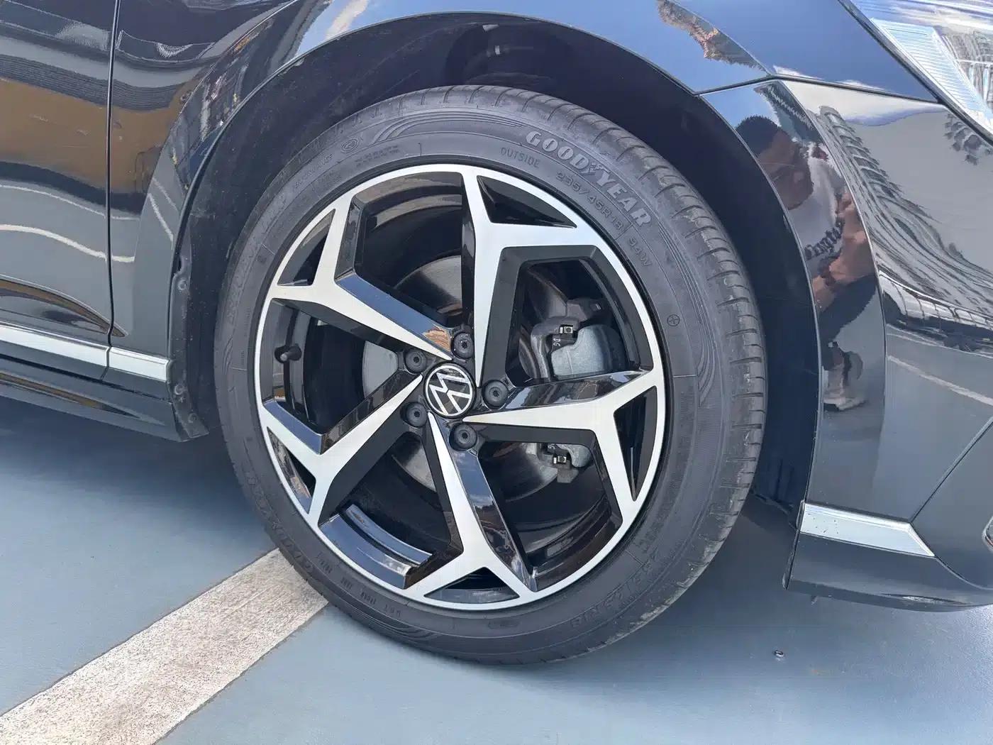 Volkswagen Magotan 2023 2 Millionth Unit Commemorative Edition 330TSI DSG Luxury — миниатюра 16