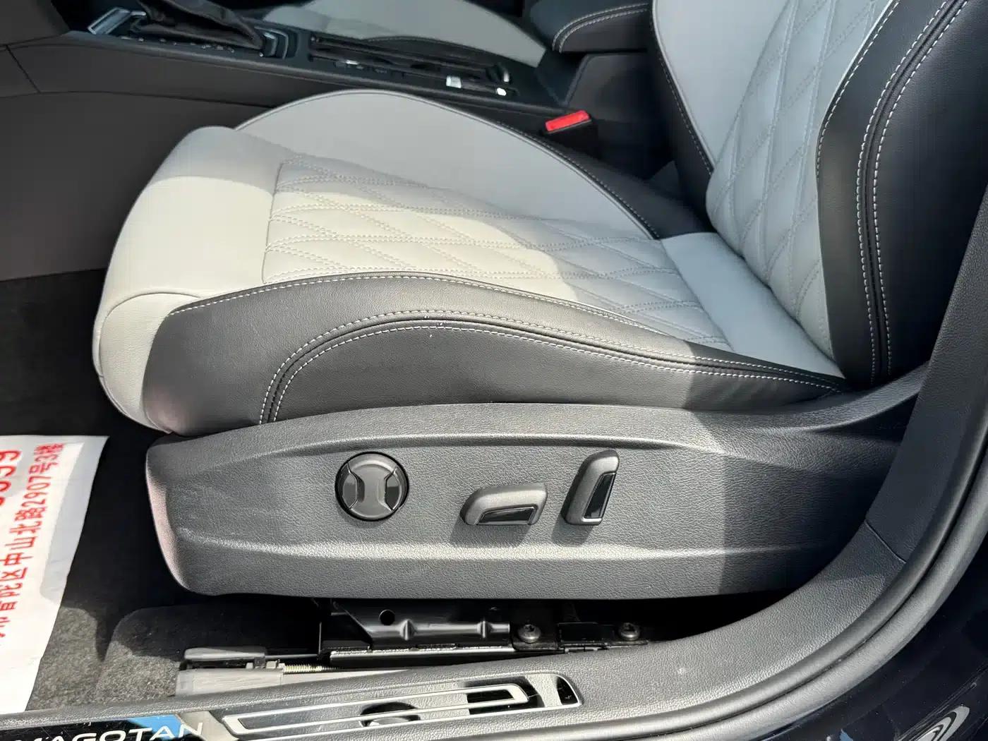 Volkswagen Magotan 2023 2 Millionth Unit Commemorative Edition 330TSI DSG Luxury — миниатюра 8