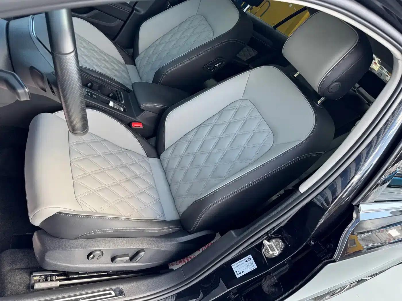 Volkswagen Magotan 2023 2 Millionth Unit Commemorative Edition 330TSI DSG Luxury — миниатюра 9