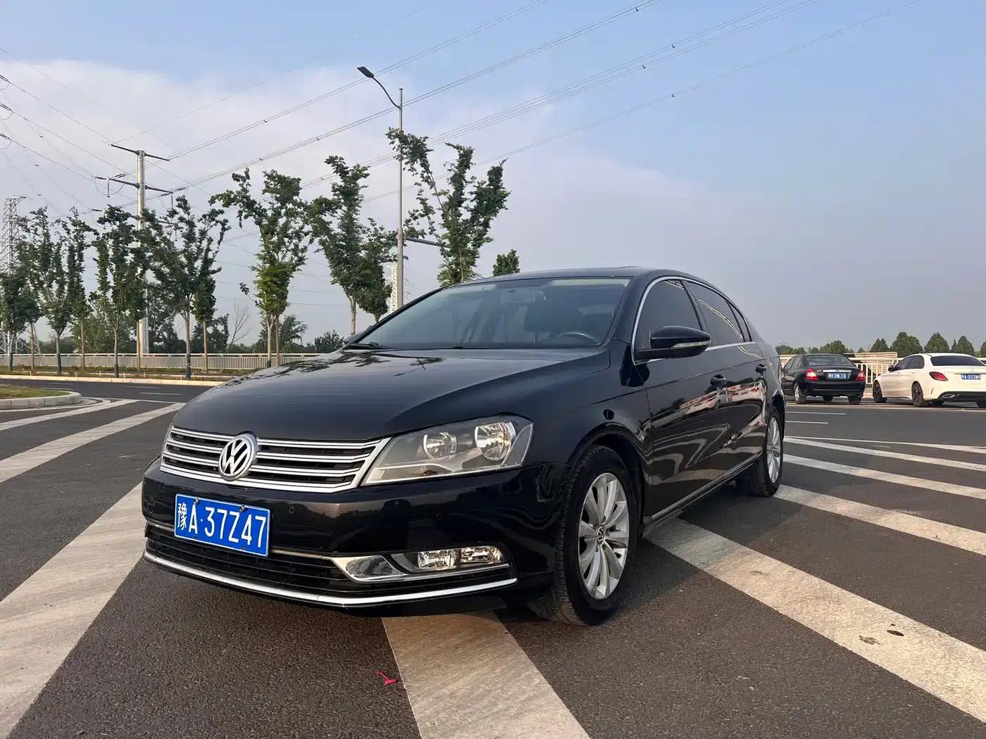 2015 Volkswagen Passat 1.8TSI Leading Edition — миниатюра 1