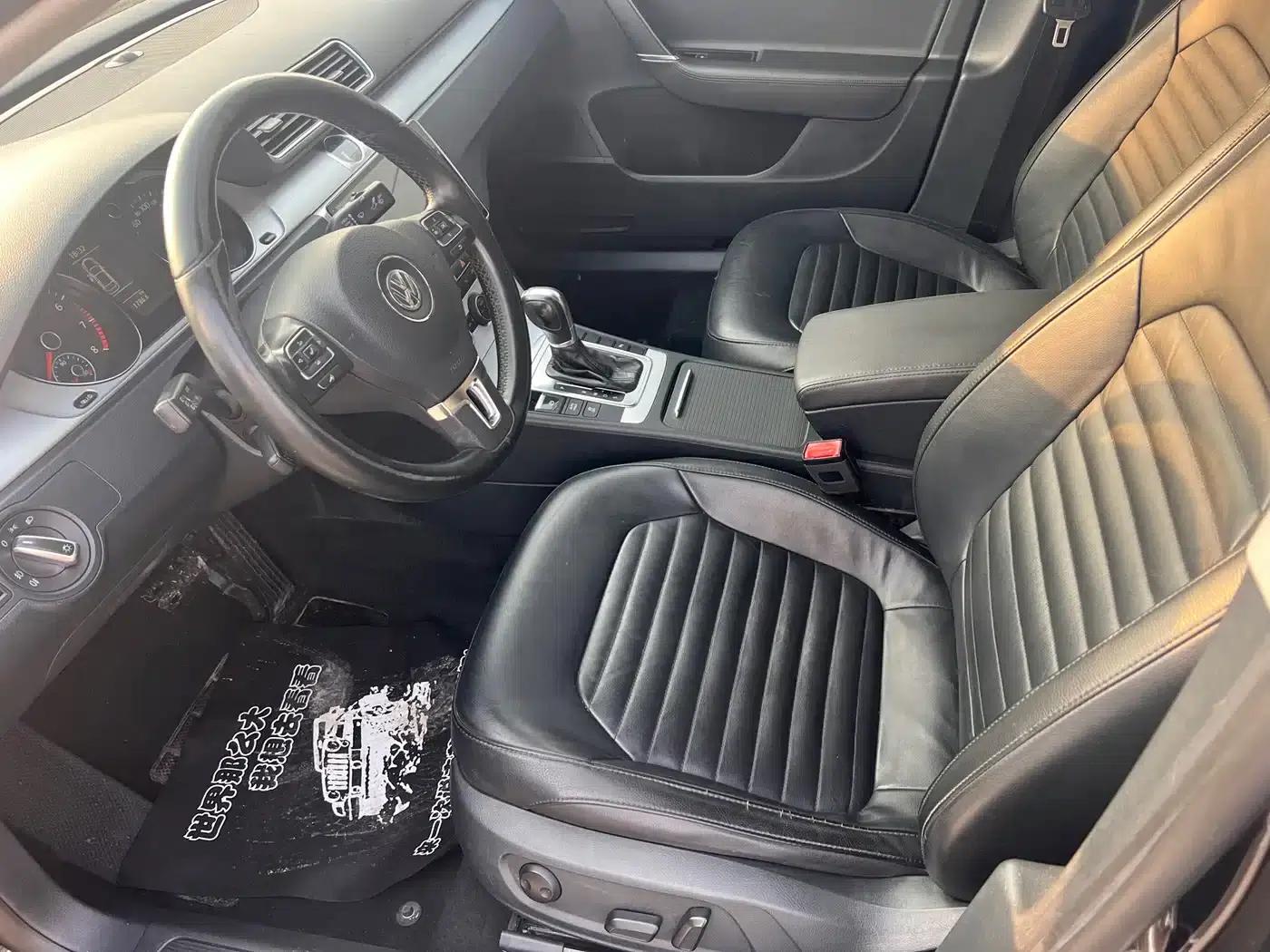 2015 Volkswagen Passat 1.8TSI Leading Edition — миниатюра 4