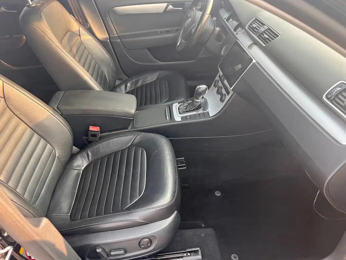2015 Volkswagen Passat 1.8TSI Leading Edition — миниатюра 6