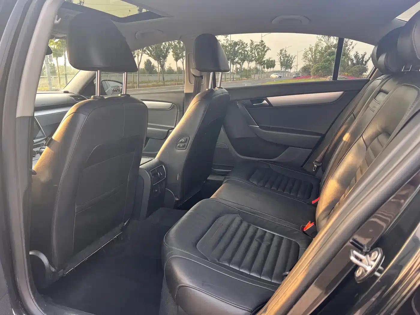 2015 Volkswagen Passat 1.8TSI Leading Edition — миниатюра 7