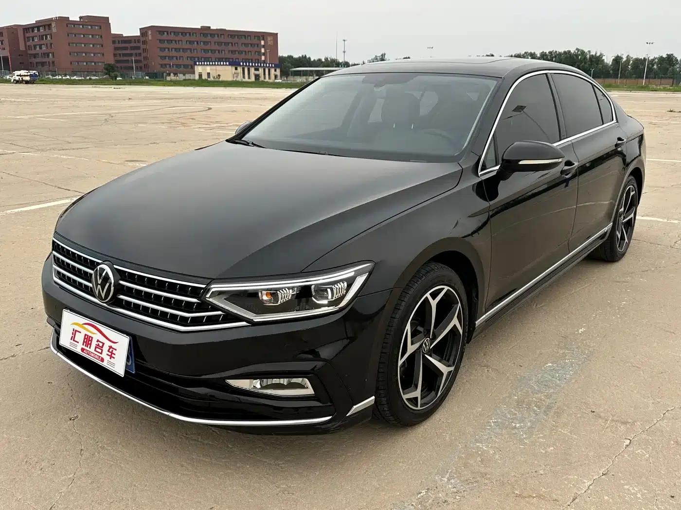 Volkswagen Magotan 2023 2 Millionth Unit Commemorative Edition 330TSI DSG Leading Model — миниатюра 1