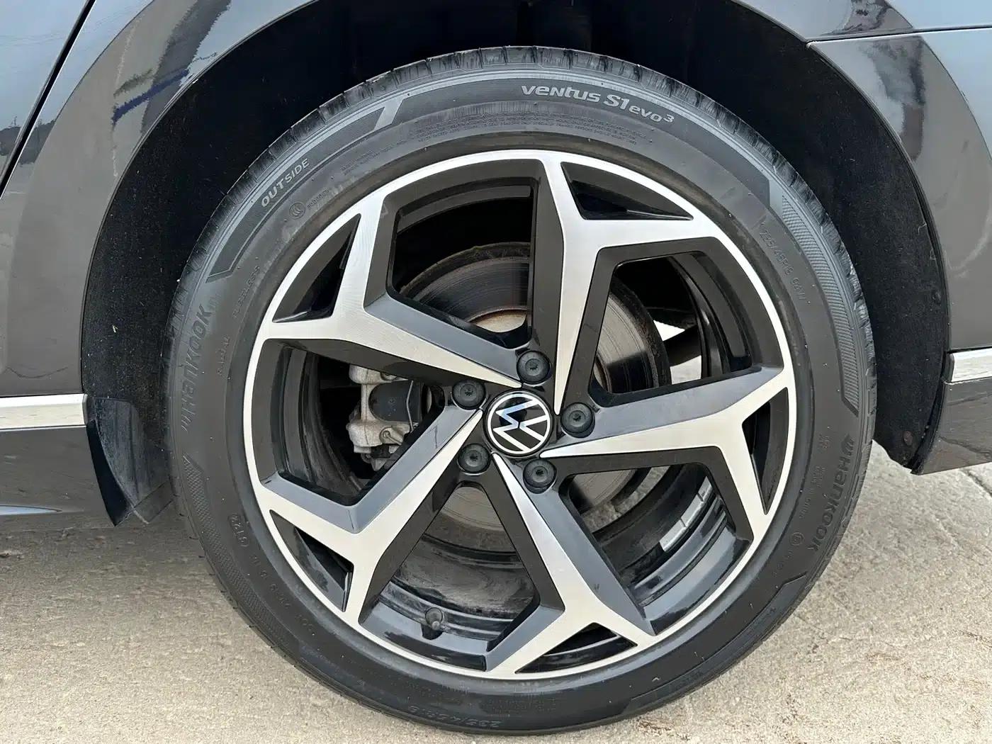 Volkswagen Magotan 2023 2 Millionth Unit Commemorative Edition 330TSI DSG Leading Model — миниатюра 18