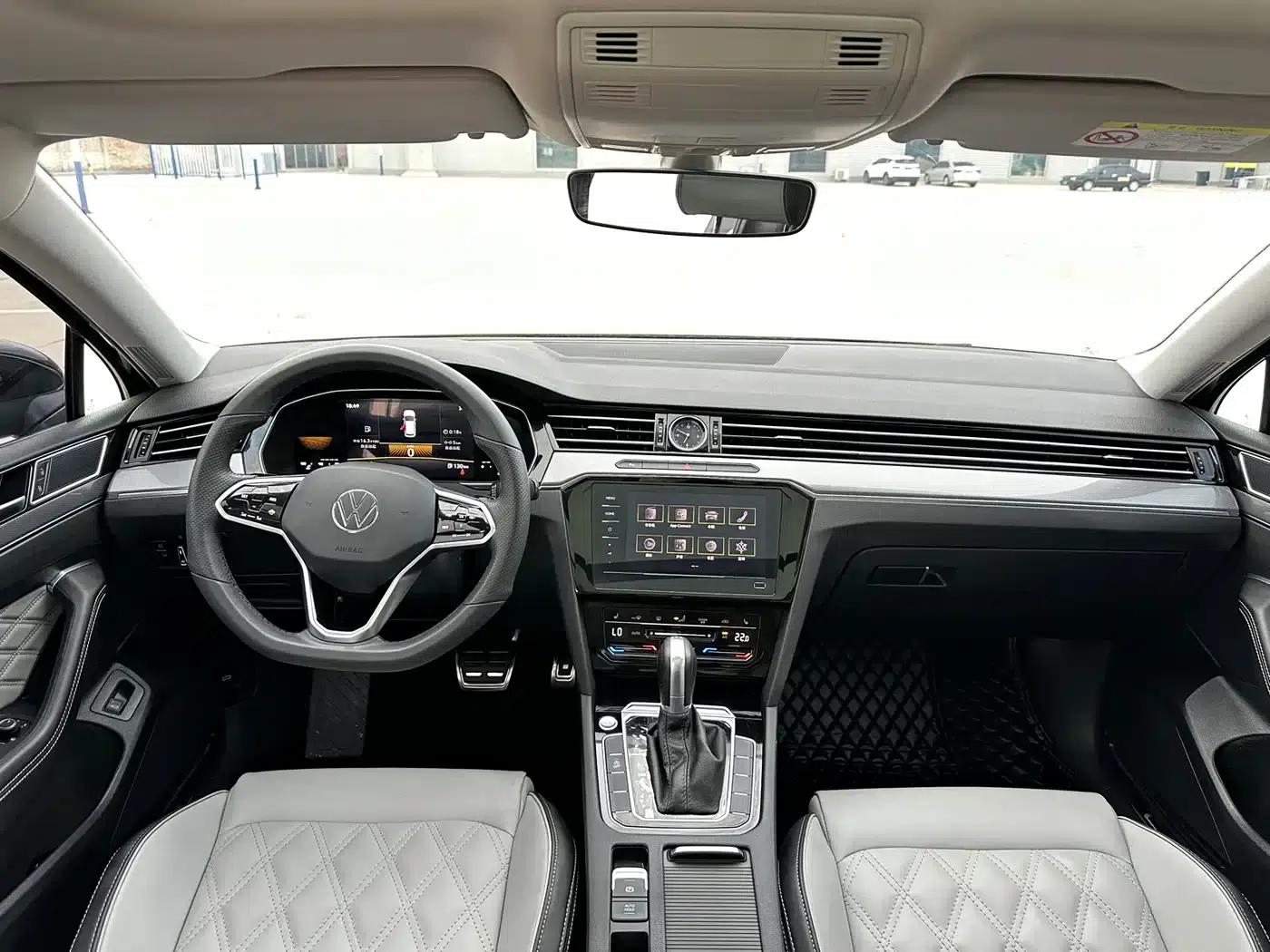 Volkswagen Magotan 2023 2 Millionth Unit Commemorative Edition 330TSI DSG Leading Model — миниатюра 5
