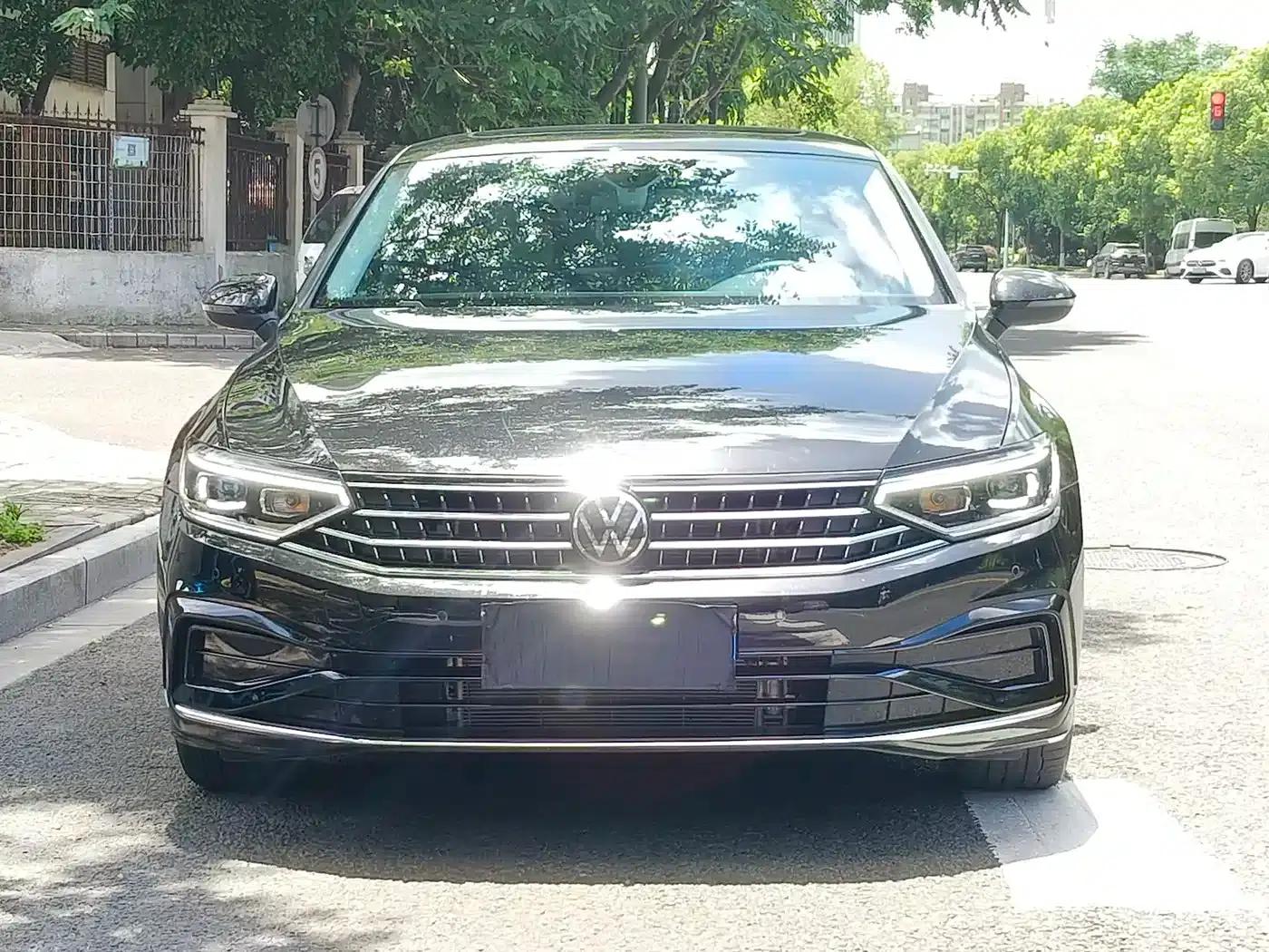 2025 Volkswagen Magotan Facelift Edition, 330TSI DSG Luxury Model — миниатюра 2