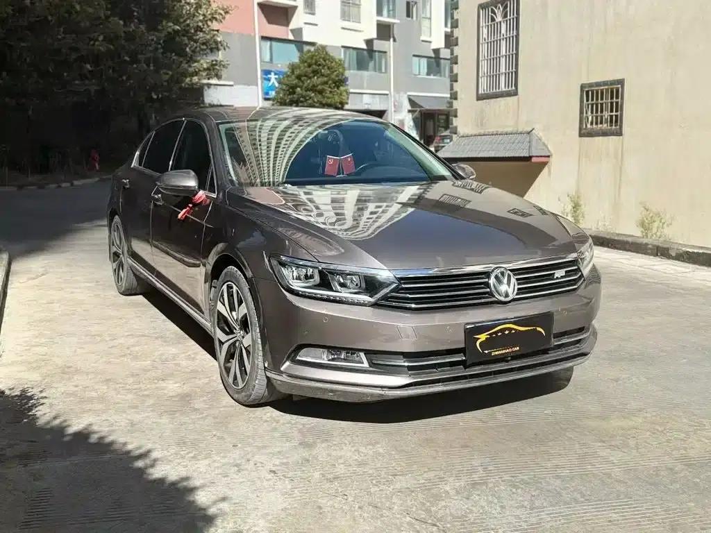 2017 Volkswagen Passat 330TSI DSG Luxury — миниатюра 3