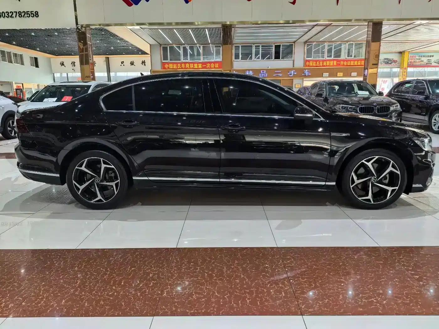 Volkswagen Magotan 2023 2 Millionth Unit Commemorative Edition 330TSI DSG Luxury — миниатюра 4