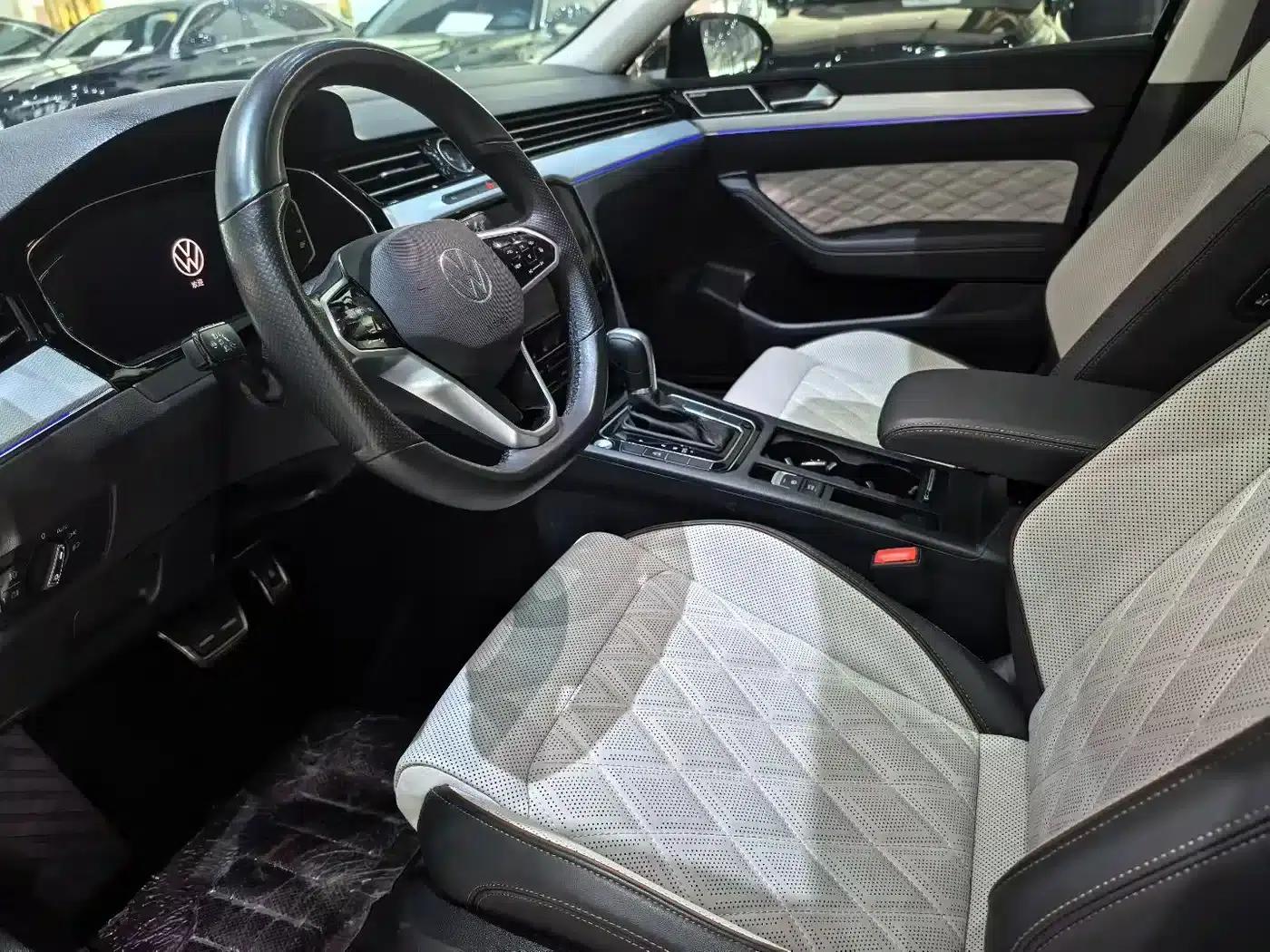 Volkswagen Magotan 2023 2 Millionth Unit Commemorative Edition 330TSI DSG Luxury — миниатюра 6