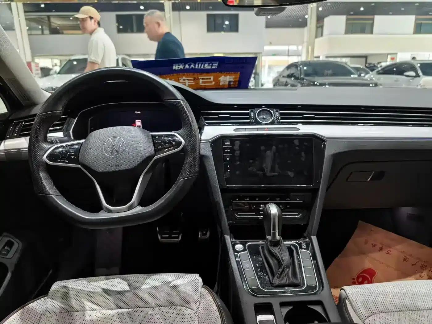 Volkswagen Magotan 2023 2 Millionth Unit Commemorative Edition 330TSI DSG Luxury — миниатюра 8