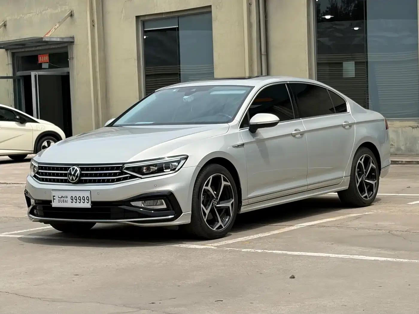 Volkswagen Magotan 2023 2 Millionth Unit Commemorative Edition 330TSI DSG Luxury — миниатюра 1