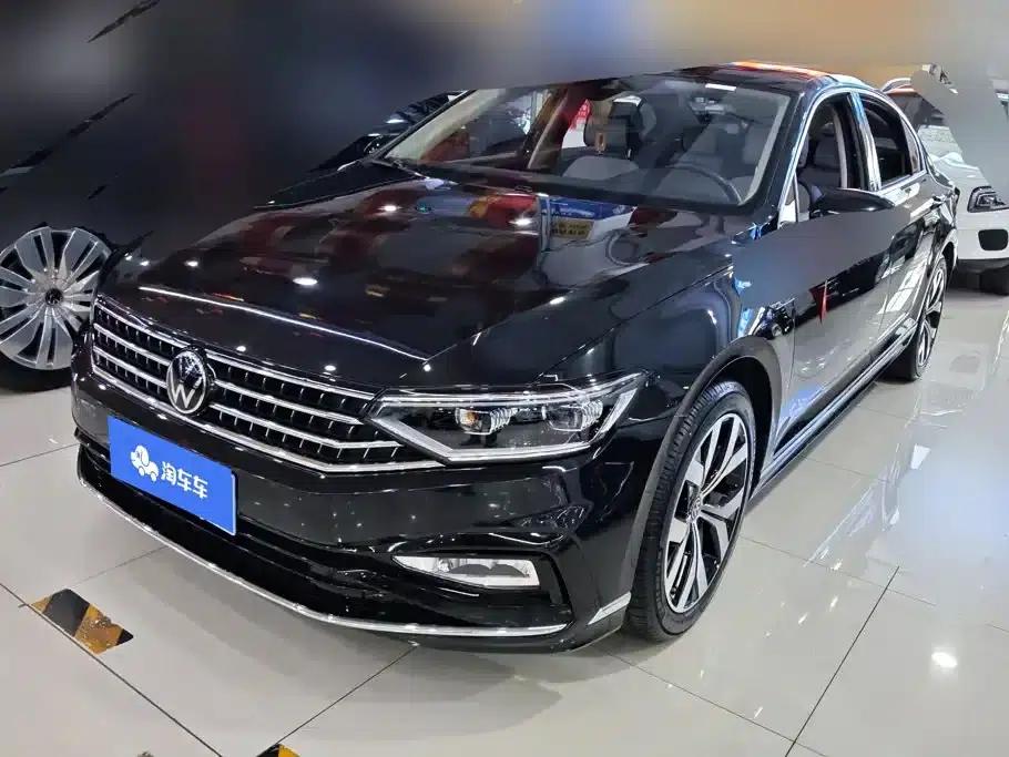Volkswagen Magotan 2023 2 Millionth Unit Commemorative Edition 330TSI DSG Luxury — миниатюра 1