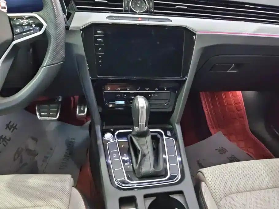 Volkswagen Magotan 2023 2 Millionth Unit Commemorative Edition 330TSI DSG Luxury — миниатюра 13