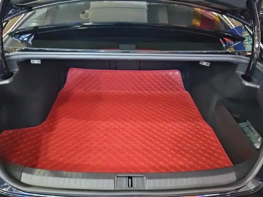Volkswagen Magotan 2023 2 Millionth Unit Commemorative Edition 330TSI DSG Luxury — миниатюра 4