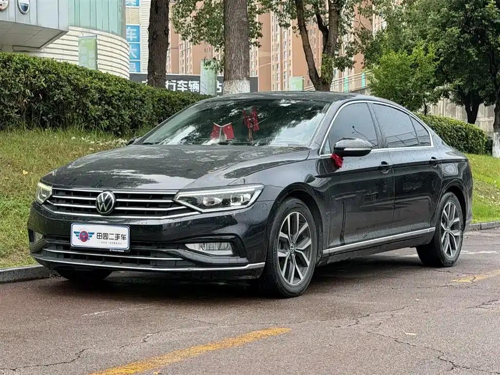 2020 Volkswagen Passat 330TSI DSG Leading Edition — миниатюра 1