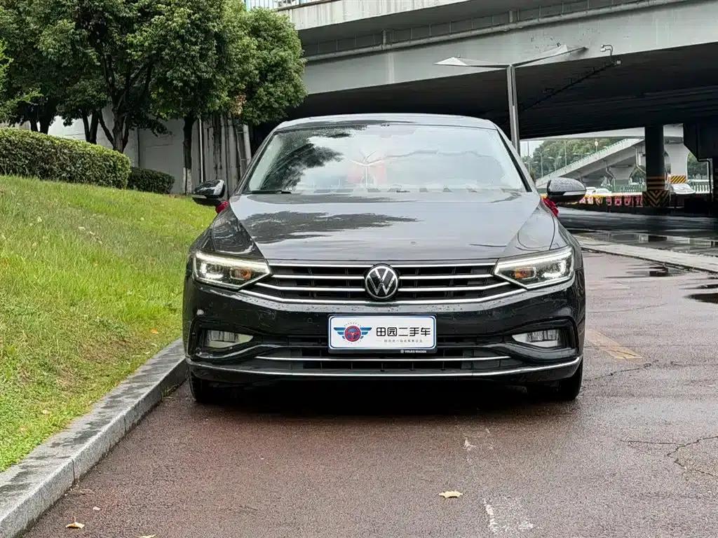 2020 Volkswagen Passat 330TSI DSG Leading Edition — миниатюра 2