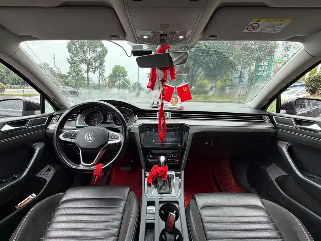 2020 Volkswagen Passat 330TSI DSG Leading Edition — миниатюра 13
