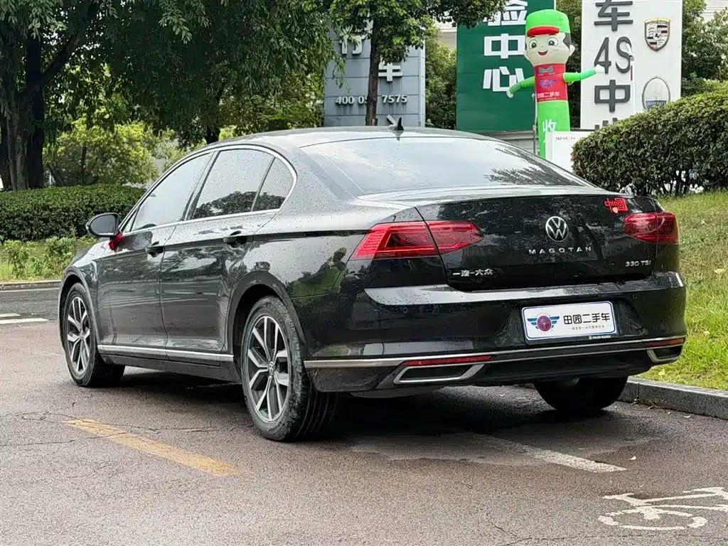 2020 Volkswagen Passat 330TSI DSG Leading Edition — миниатюра 4