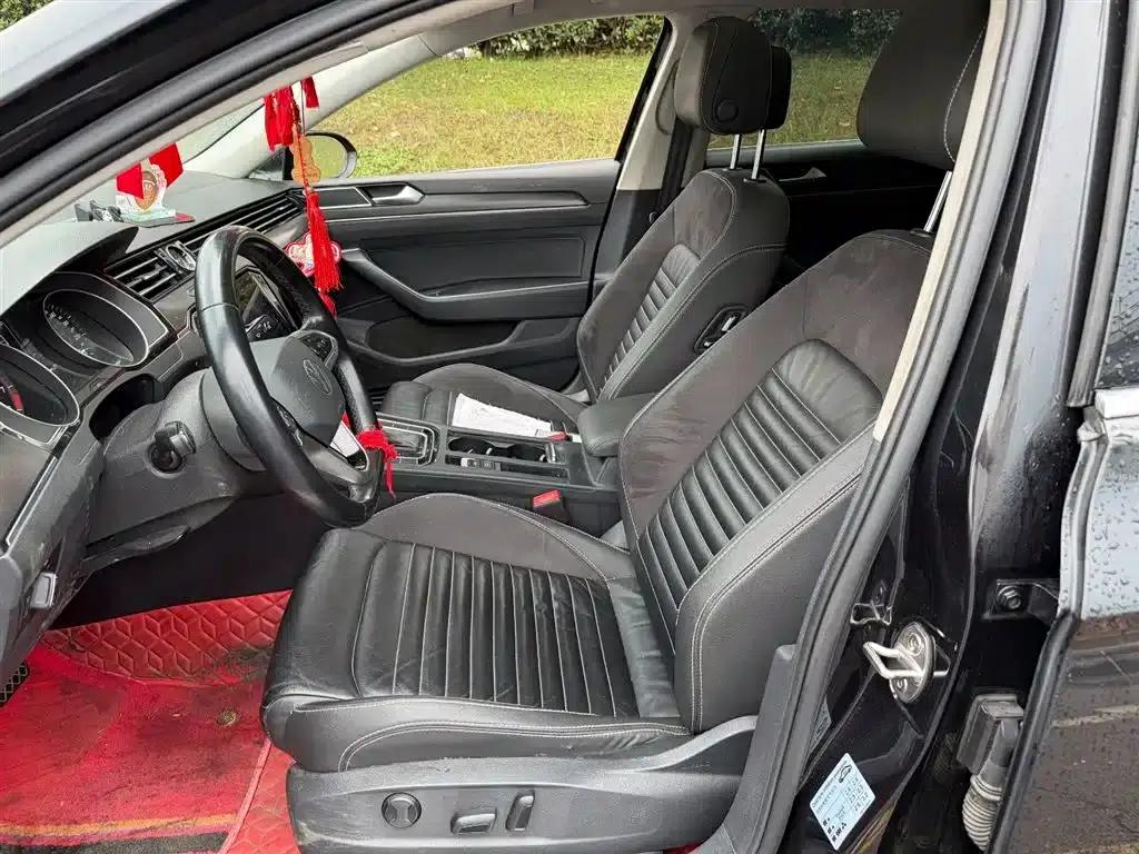 2020 Volkswagen Passat 330TSI DSG Leading Edition — миниатюра 8