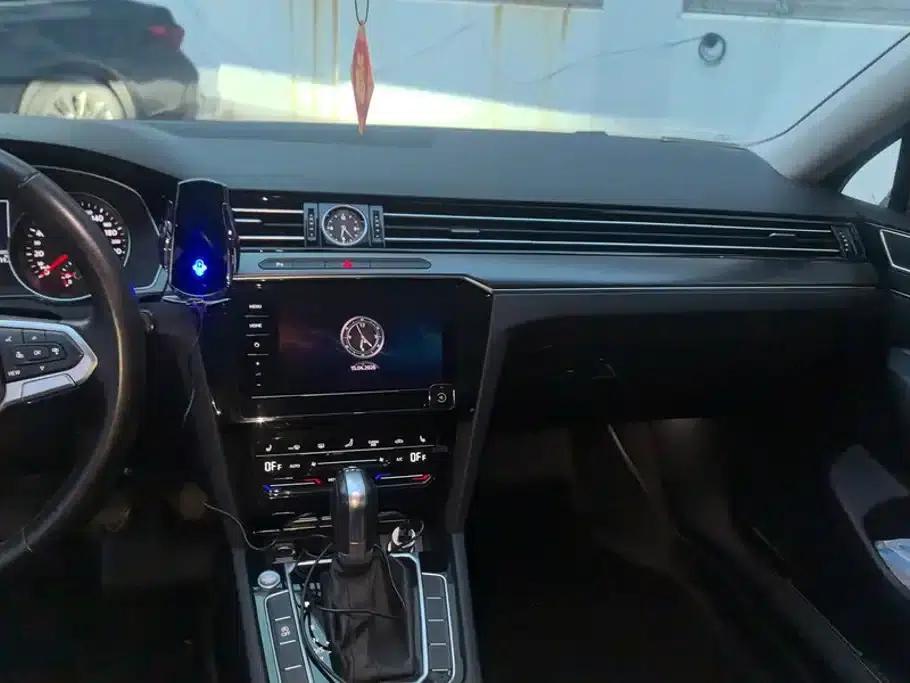 2020 Volkswagen Passat 330TSI DSG Leading Edition — миниатюра 13