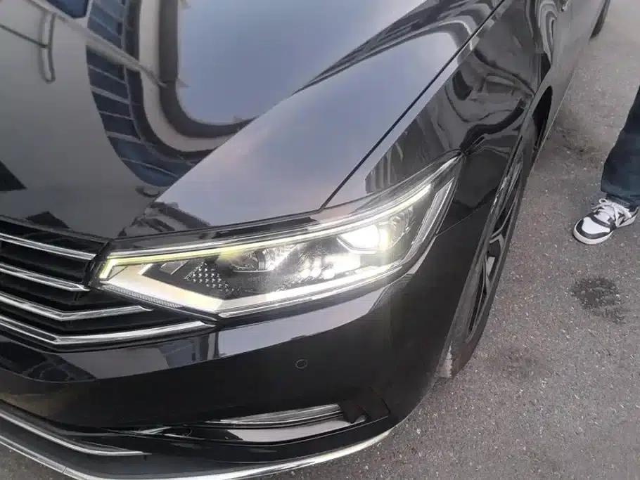 2020 Volkswagen Passat 330TSI DSG Leading Edition — миниатюра 5