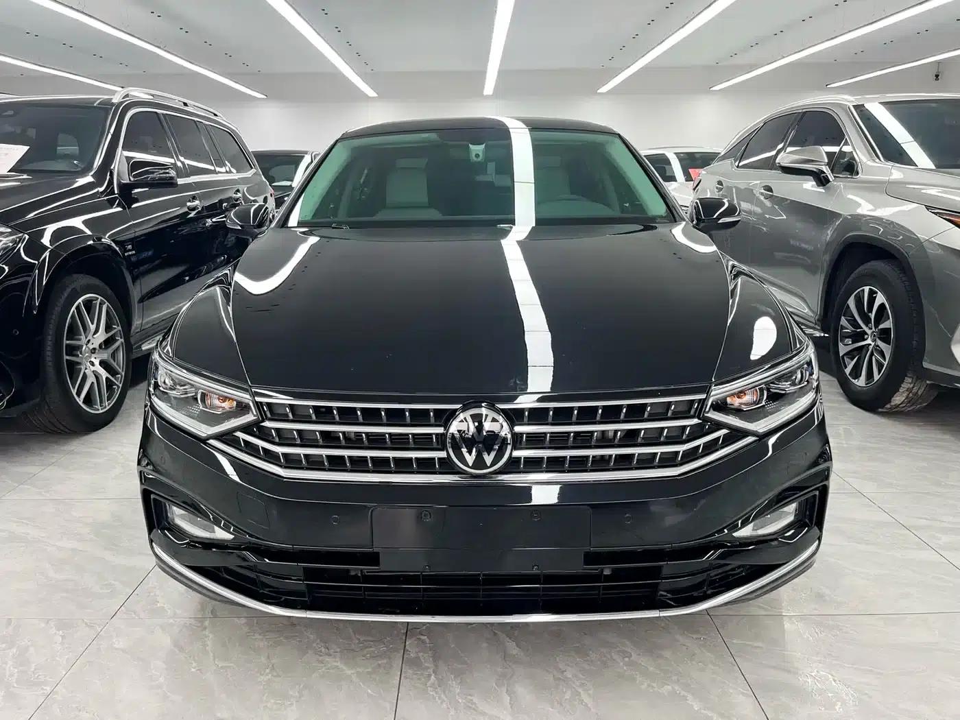 Volkswagen Magotan 2023 2 Millionth Unit Commemorative Edition 330TSI DSG Leading Model — миниатюра 2
