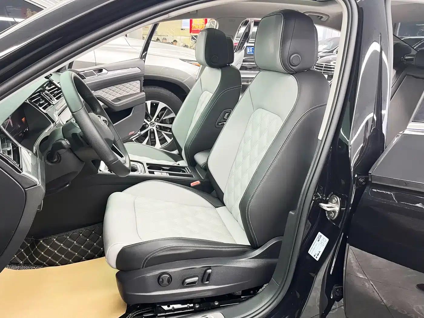 Volkswagen Magotan 2023 2 Millionth Unit Commemorative Edition 330TSI DSG Leading Model — миниатюра 14