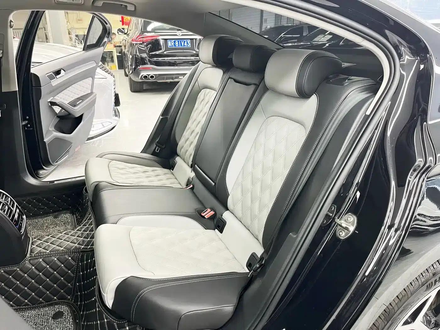 Volkswagen Magotan 2023 2 Millionth Unit Commemorative Edition 330TSI DSG Leading Model — миниатюра 16