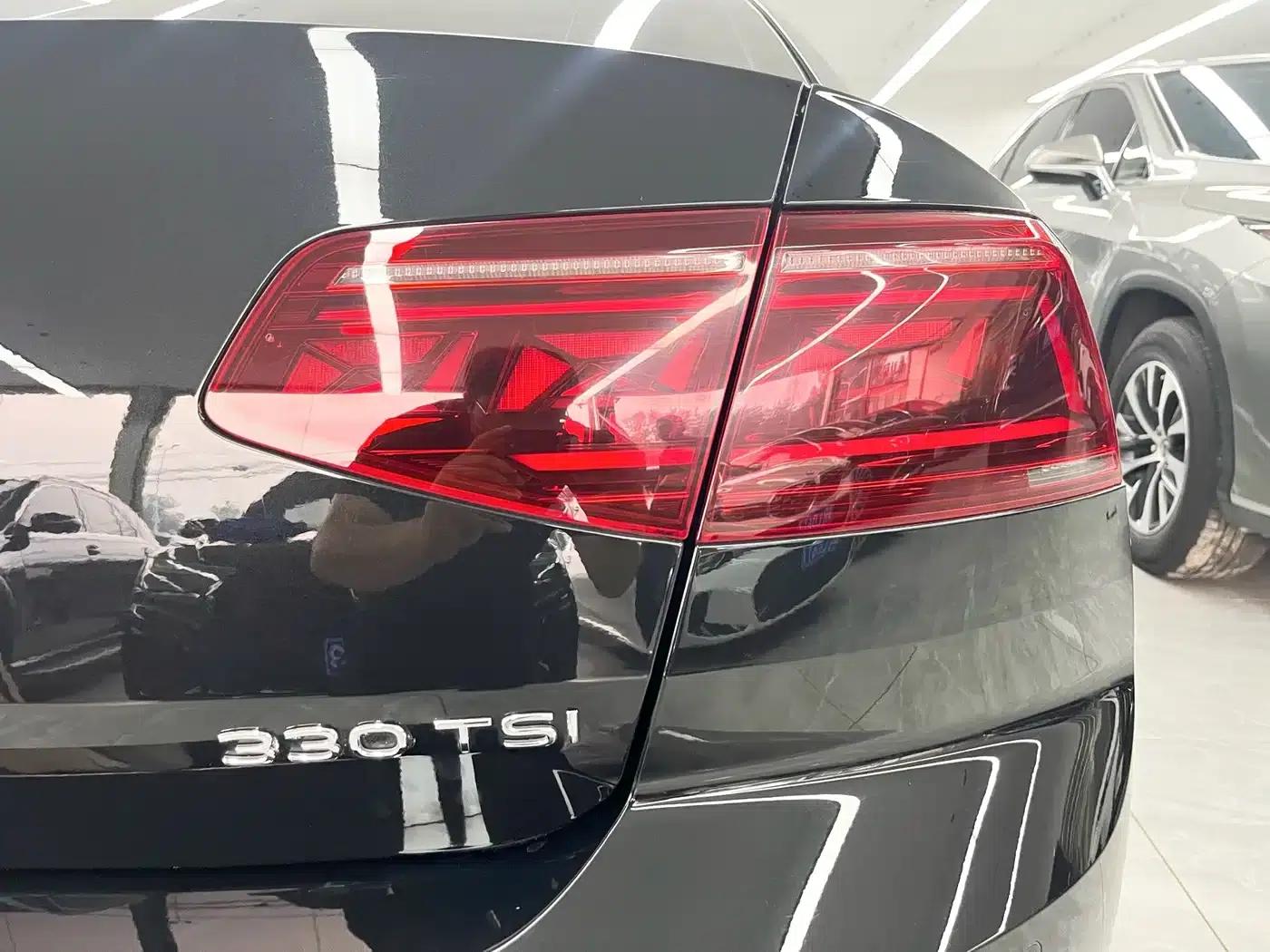 Volkswagen Magotan 2023 2 Millionth Unit Commemorative Edition 330TSI DSG Leading Model — миниатюра 21