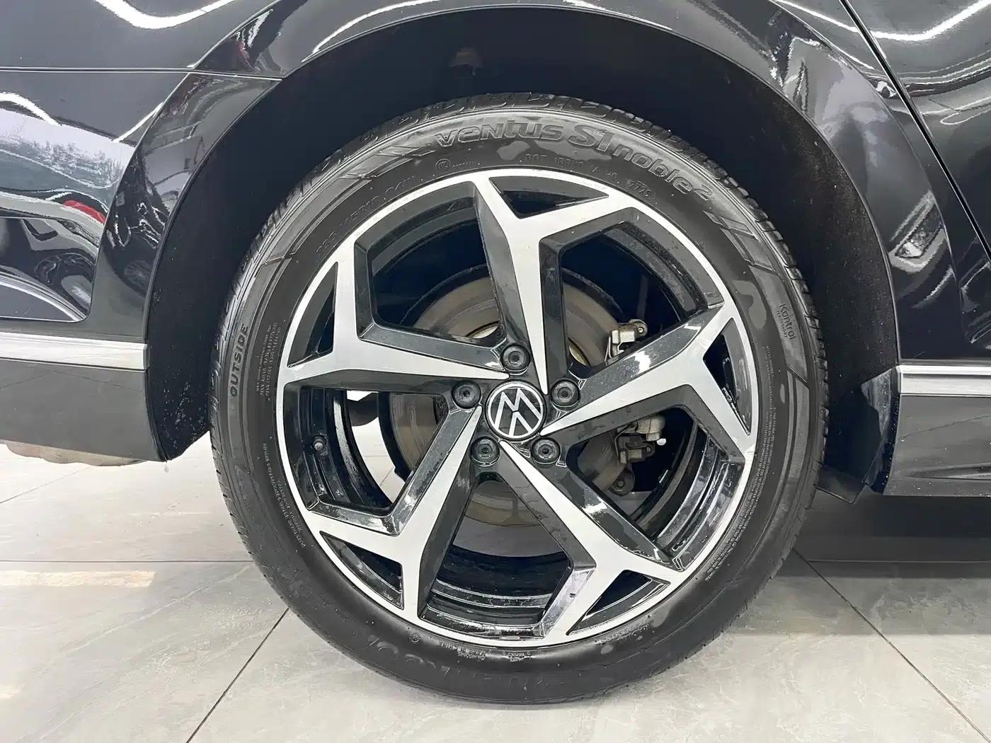 Volkswagen Magotan 2023 2 Millionth Unit Commemorative Edition 330TSI DSG Leading Model — миниатюра 23