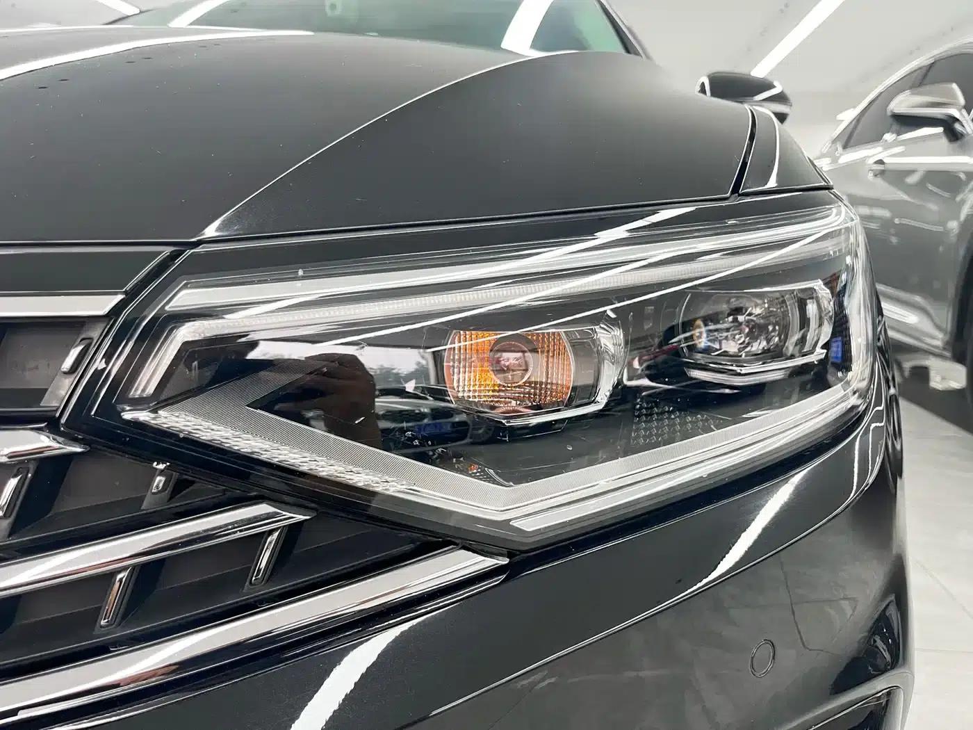 Volkswagen Magotan 2023 2 Millionth Unit Commemorative Edition 330TSI DSG Leading Model — миниатюра 25