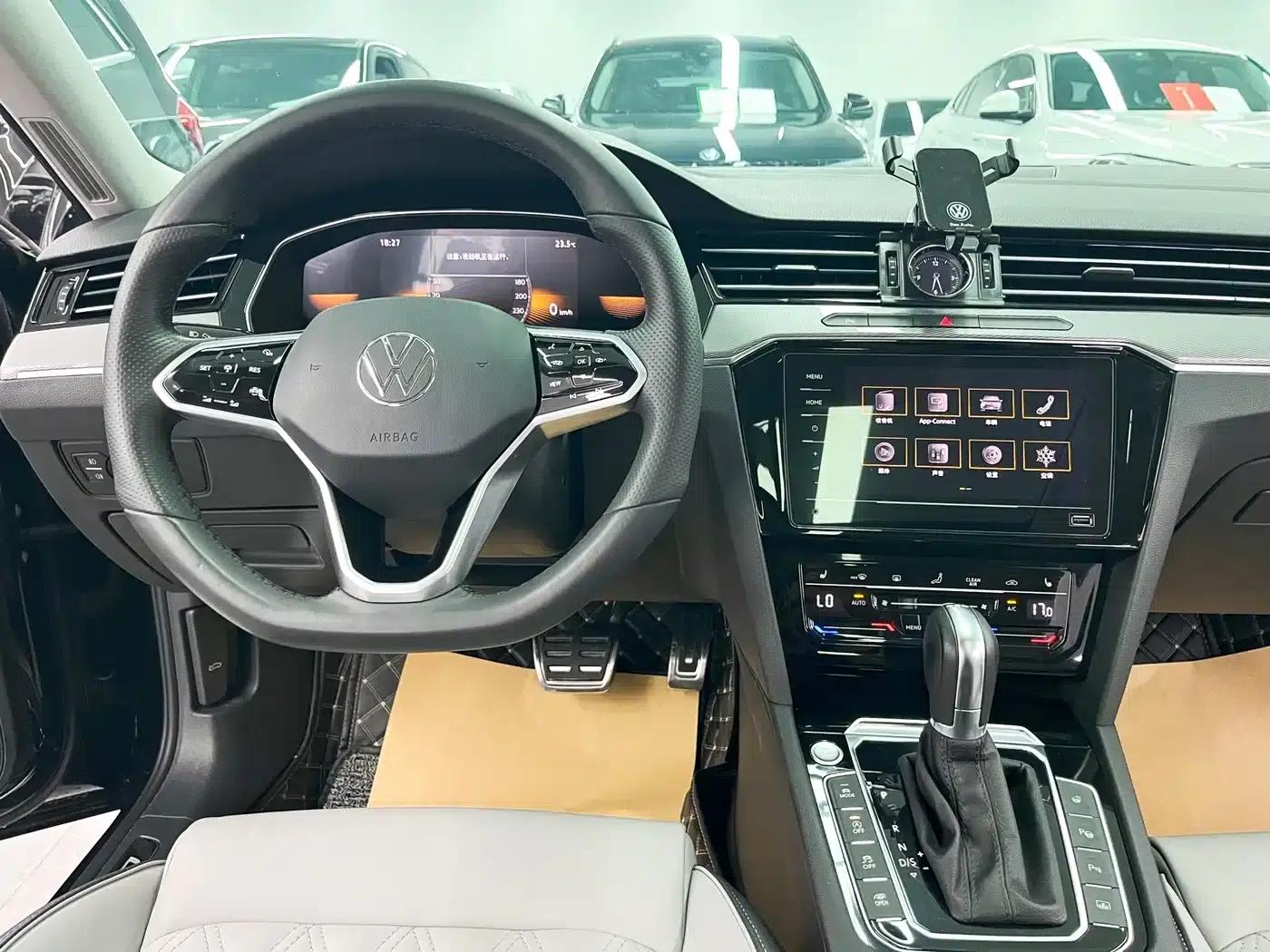 Volkswagen Magotan 2023 2 Millionth Unit Commemorative Edition 330TSI DSG Leading Model — миниатюра 10