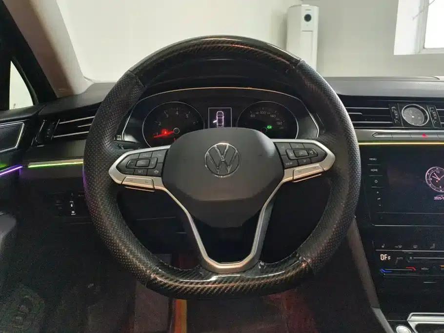 2020 Volkswagen Passat 330TSI DSG Leading Edition — миниатюра 14