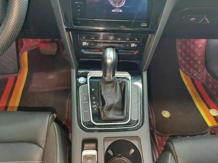 2020 Volkswagen Passat 330TSI DSG Leading Edition — миниатюра 15