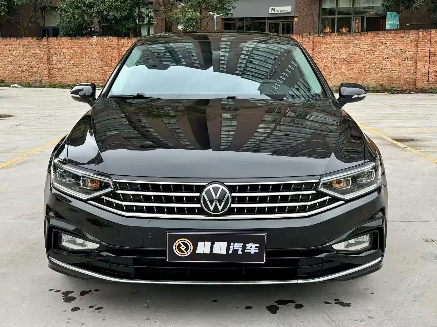 Volkswagen Magotan 2023 2 Millionth Unit Commemorative Edition 330TSI DSG Luxury — миниатюра 1