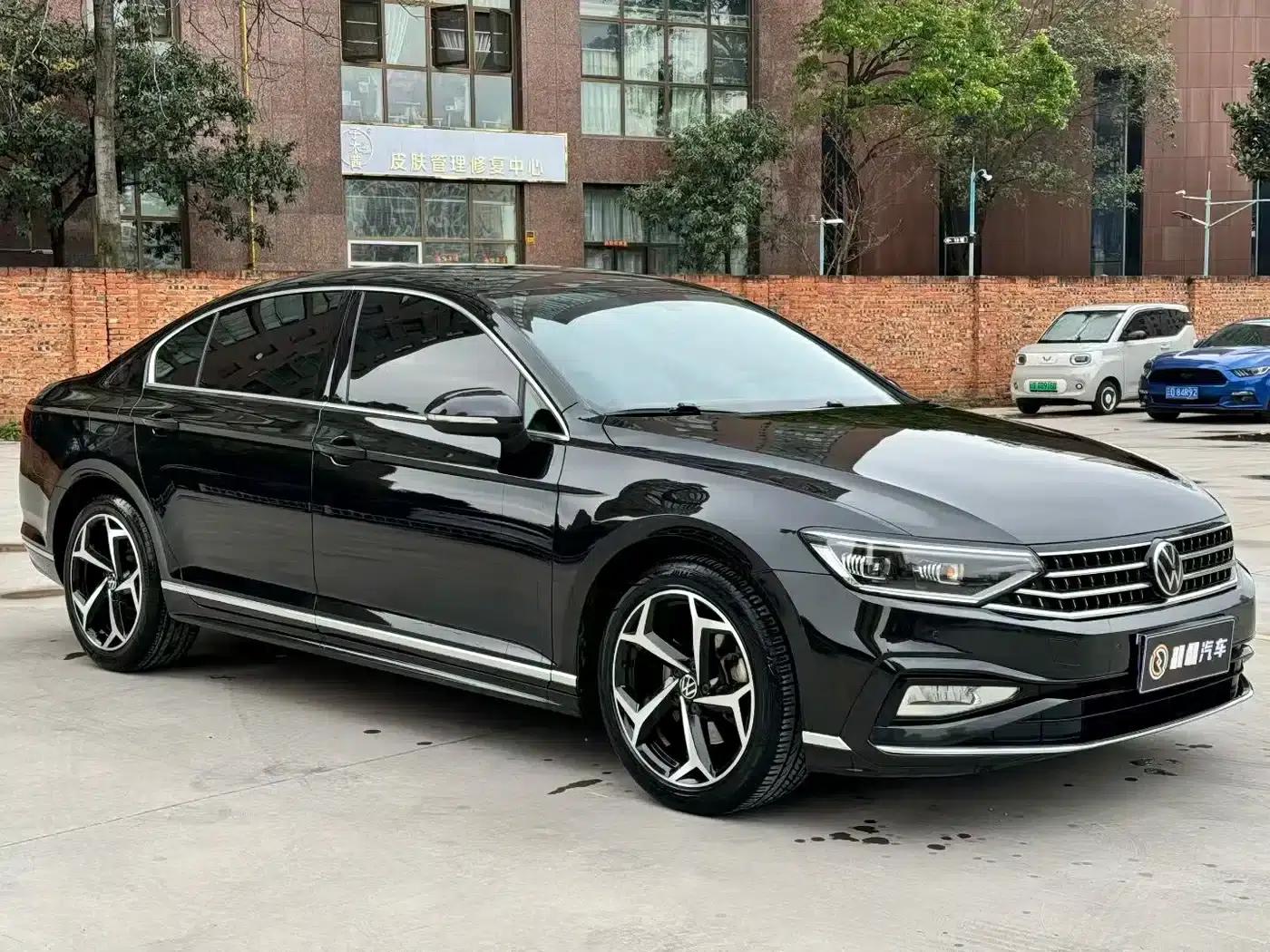 Volkswagen Magotan 2023 2 Millionth Unit Commemorative Edition 330TSI DSG Luxury — миниатюра 2