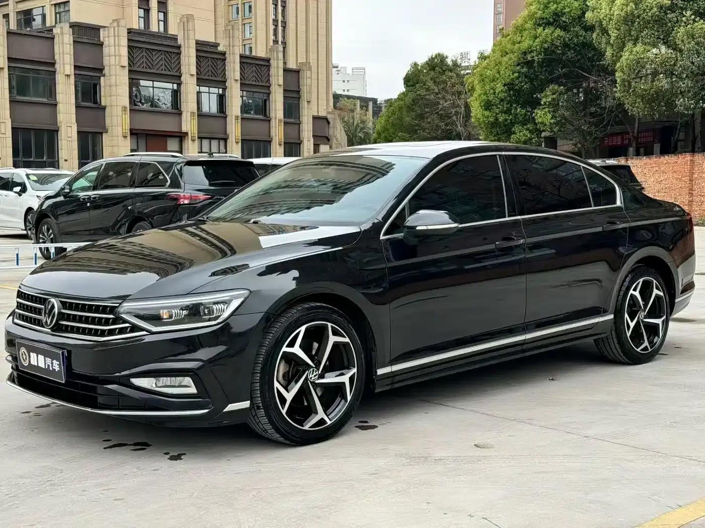 Volkswagen Magotan 2023 2 Millionth Unit Commemorative Edition 330TSI DSG Luxury — миниатюра 3
