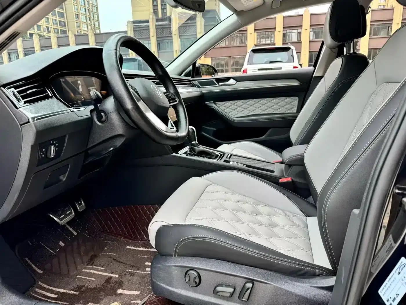 Volkswagen Magotan 2023 2 Millionth Unit Commemorative Edition 330TSI DSG Luxury — миниатюра 4