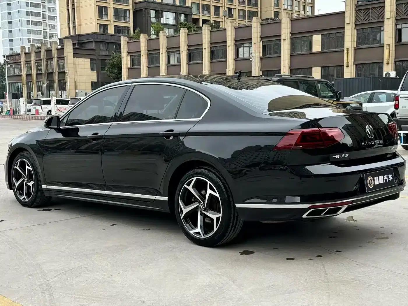 Volkswagen Magotan 2023 2 Millionth Unit Commemorative Edition 330TSI DSG Luxury — миниатюра 7