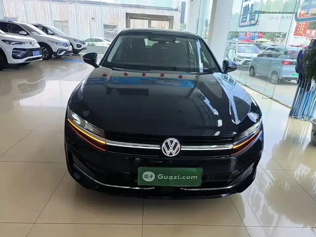 2024 Volkswagen Magotan 380TSI DSG Supreme Edition — миниатюра 3