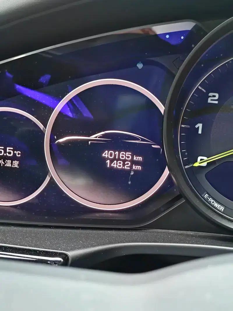 Panamera E-Hybrid 2018 Panamera 4 E-Hybrid 2.9T — миниатюра 3