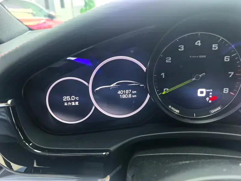 Panamera E-Hybrid 2018 Panamera 4 E-Hybrid 2.9T — миниатюра 8