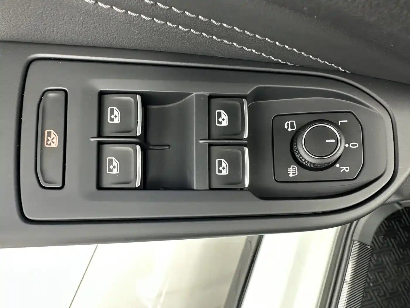 2023 Golf 280TSI DSG R-Line Lite — миниатюра 12