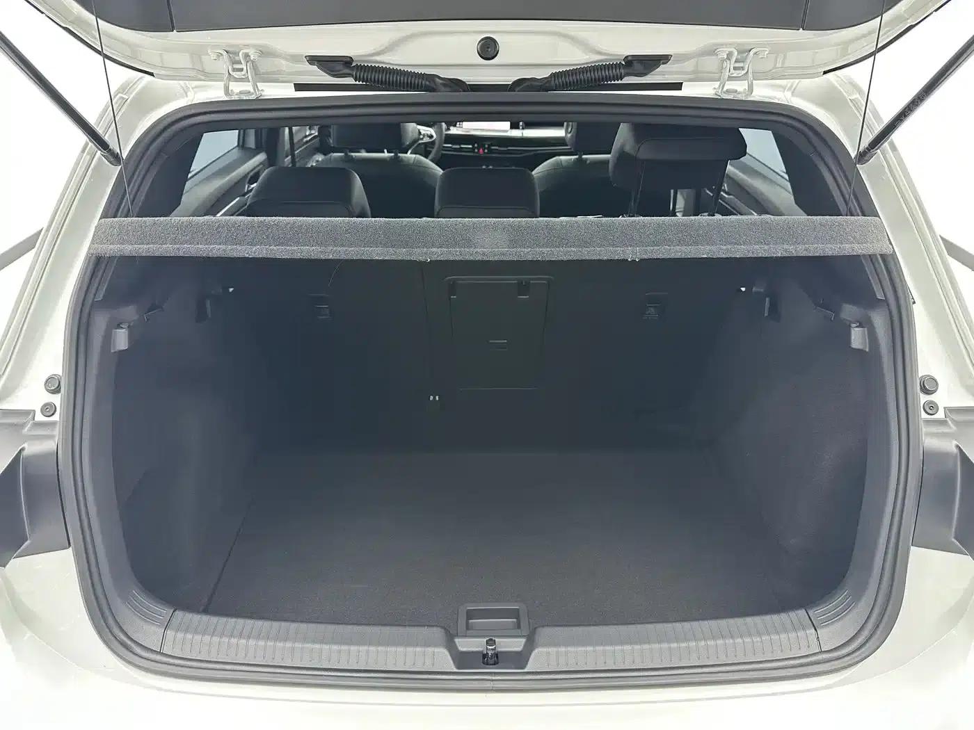 2023 Golf 280TSI DSG R-Line Lite — миниатюра 17