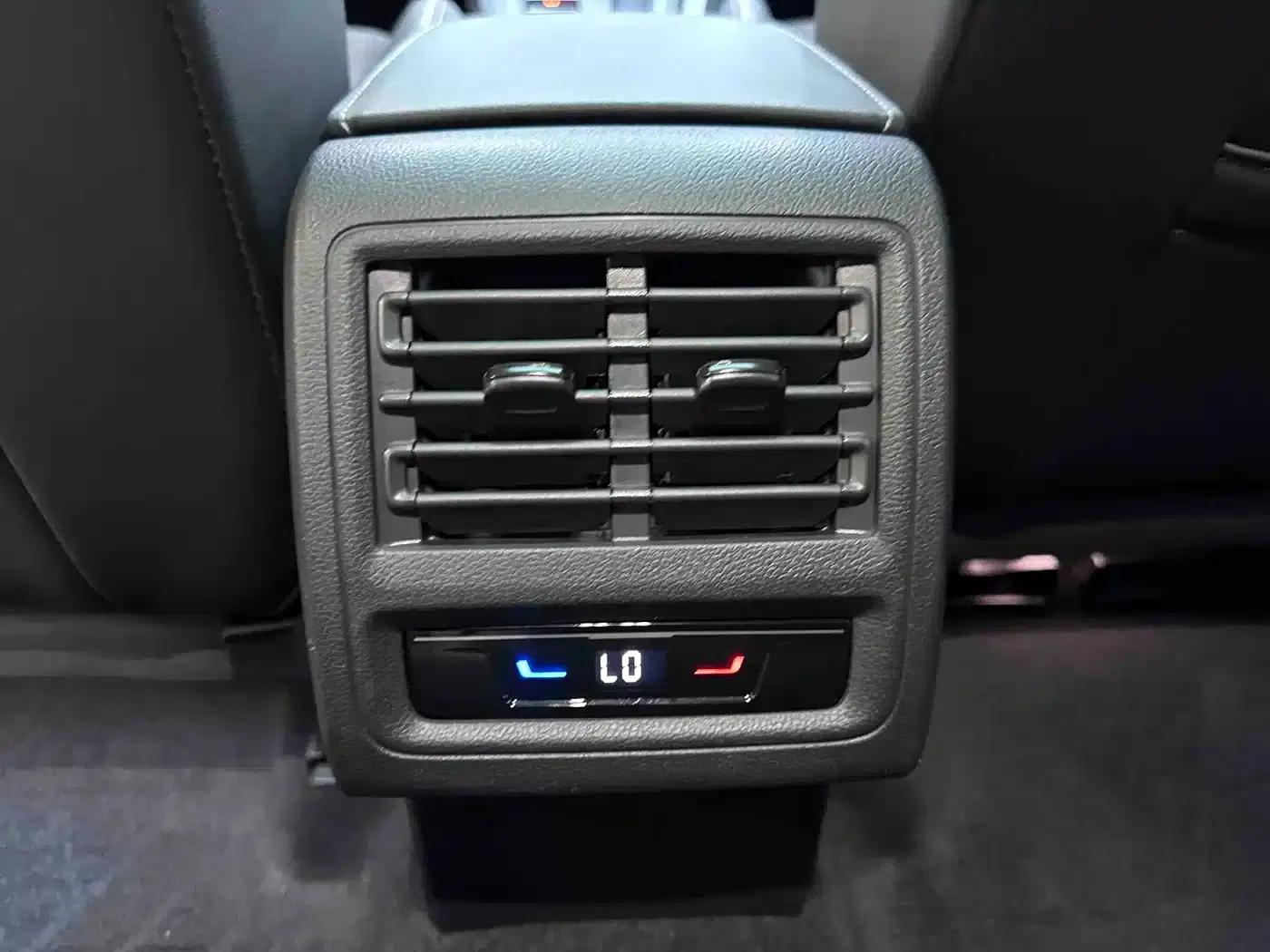 2023 Golf 280TSI DSG R-Line Lite — миниатюра 17