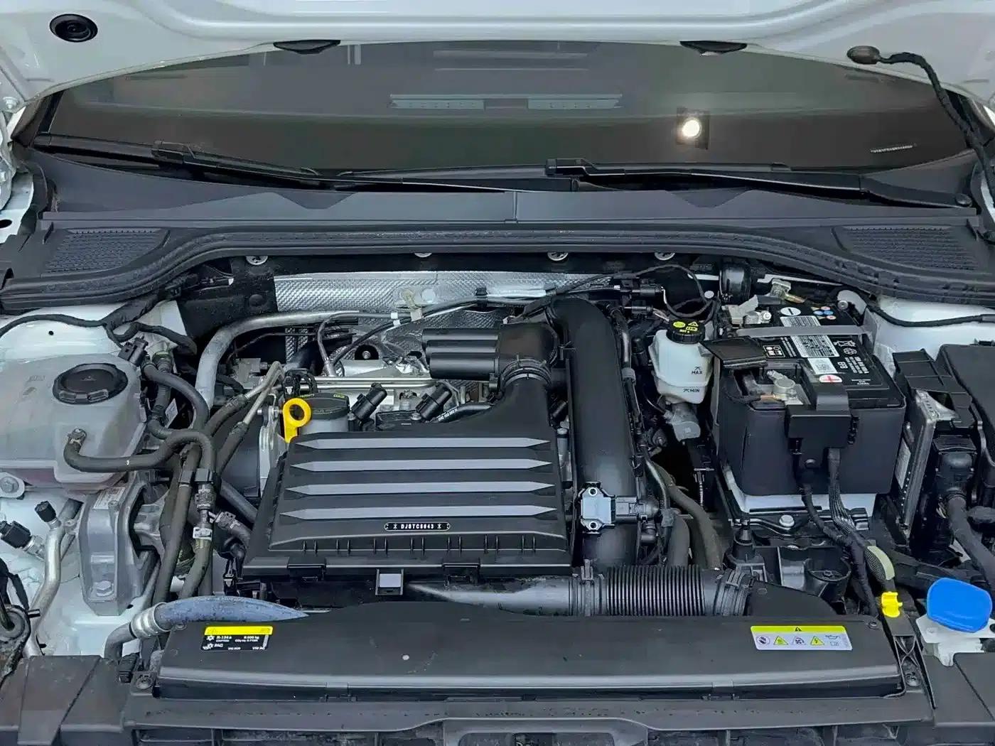 2023 Golf 280TSI DSG R-Line Lite — миниатюра 20
