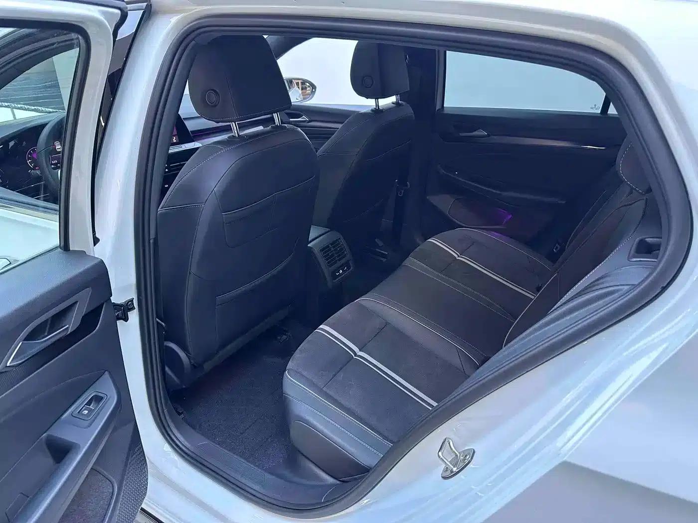 2023 Golf 280TSI DSG R-Line Lite — миниатюра 10